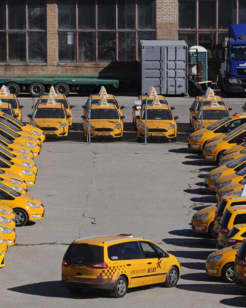 Такси в России стремительно превращается в услугу для обеспеченных