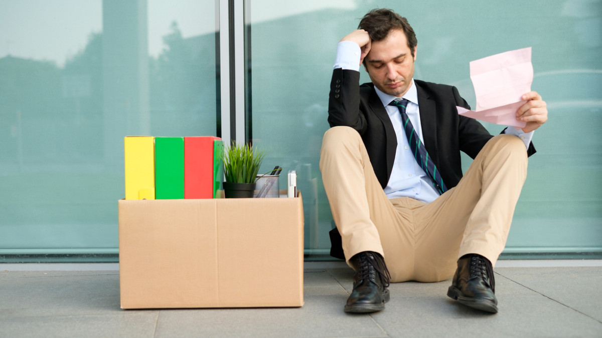 Российские компании готовятся к массовым увольнениям на фоне долгового кризиса