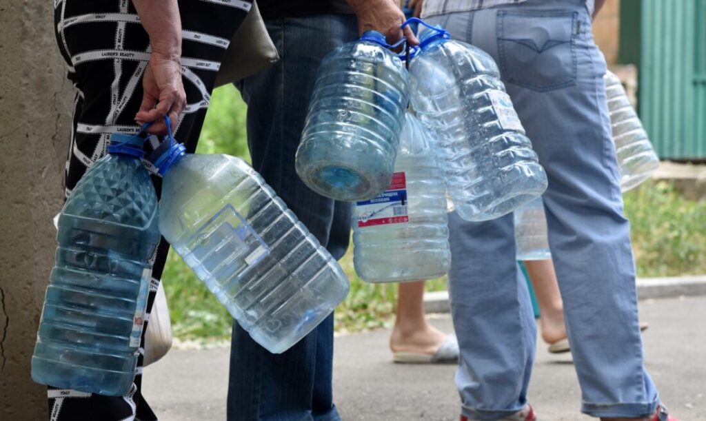 Водный кризис в Донецке перешёл в режим выживания
