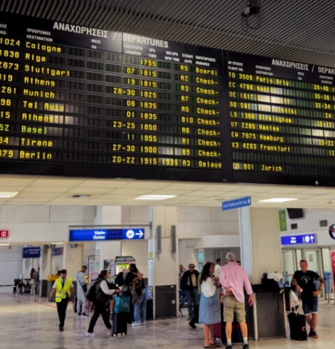 Аэропорты Греции приостановили все рейсы из-за технических неполадок