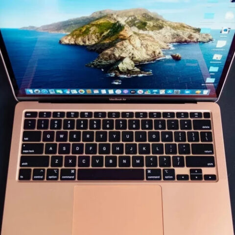 Apple стала ведущим производителем персональных компьютеров в 2025 году с ростом продаж на 16,4%