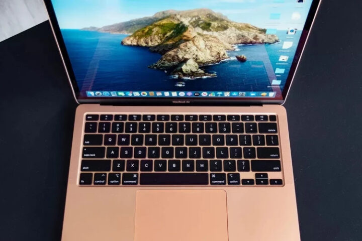 Apple стала ведущим производителем персональных компьютеров в 2025 году с ростом продаж на 16,4%