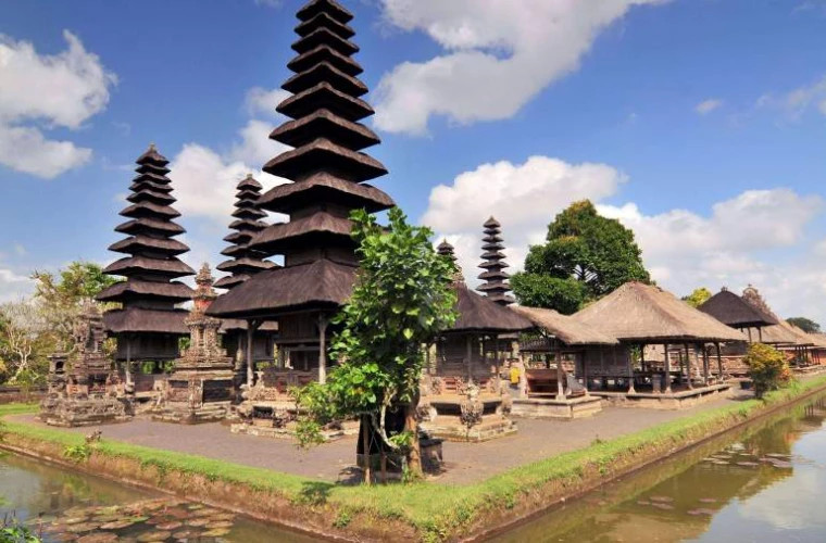 Бали ужесточит правила въезда для туристов: потребуются подтверждение доходов и обратный билет