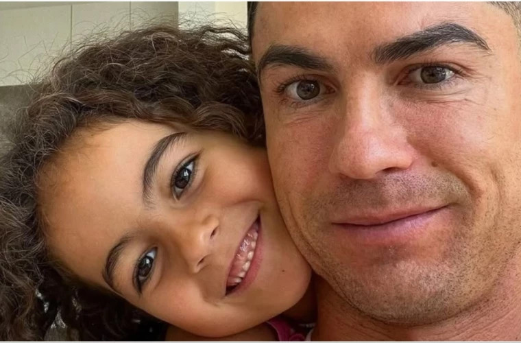 Восьмилетняя Алана, дочь Криштиану Роналду, исполнила My Heart Will Go On