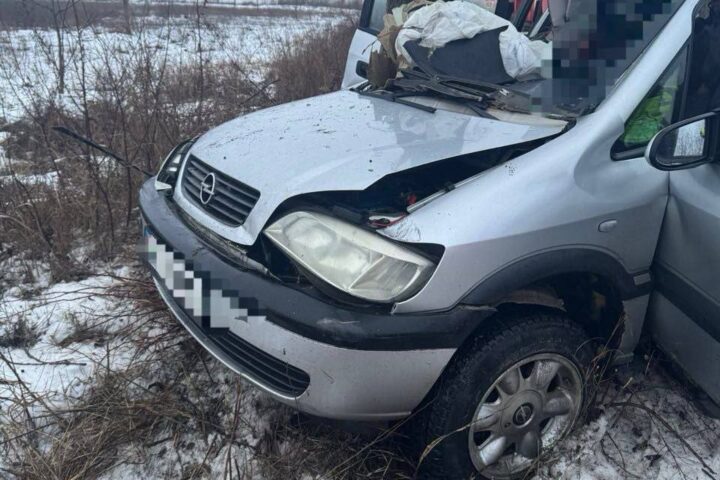 ДТП в Фалештах: полицийский погиб в результате столкновения с деревом