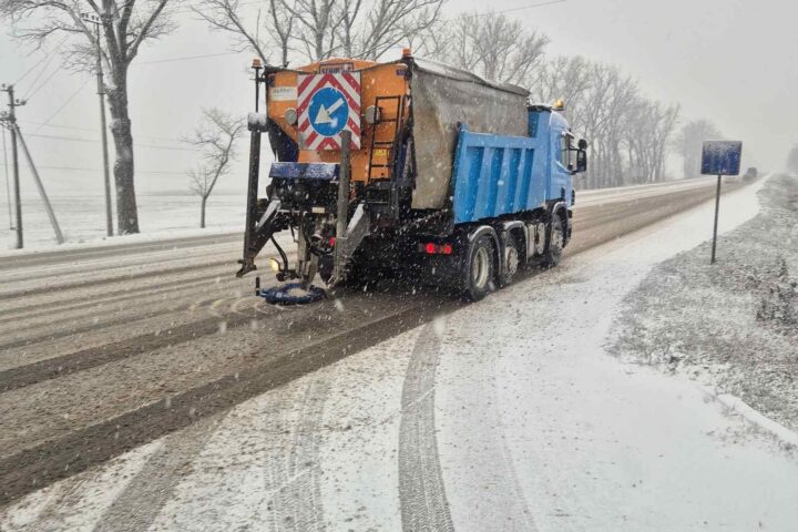 Движение по национальным дорогам Молдовы осуществляется в зимних условиях с гололёдицей и туманом