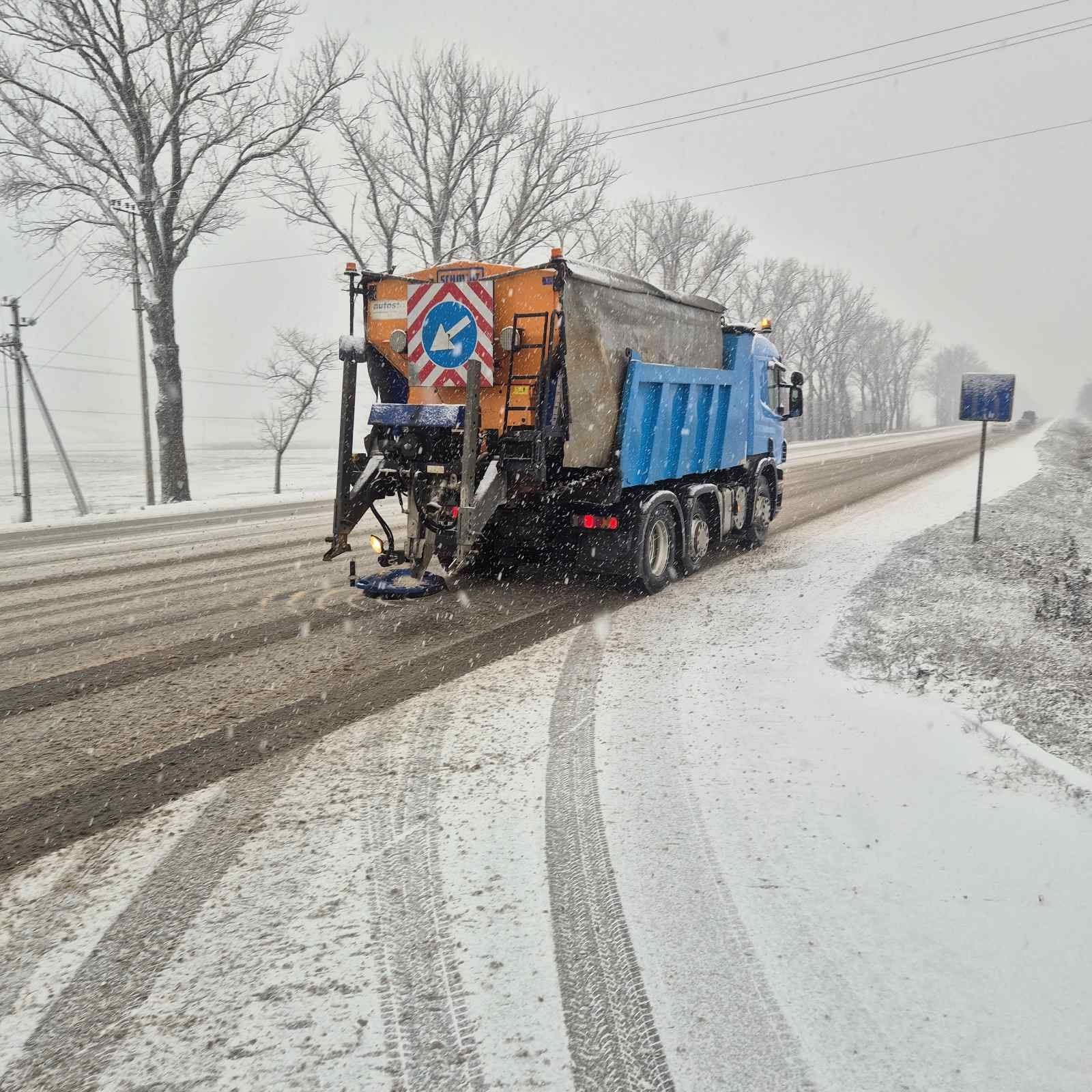 Движение по национальным дорогам Молдовы осуществляется в зимних условиях с гололёдицей и туманом