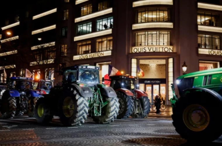 Фермеры протестуют в Париже против торгового соглашения ЕС с МЕРКОСУР