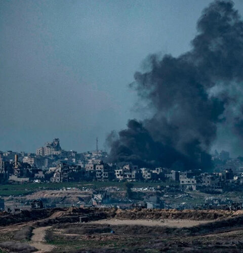 Франция и Великобритания нанесли авиаудары по складам ИГИЛ в Сирии