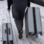 Хаос в европейских аэропортах: снегопад приводит к отменам сотен рейсов