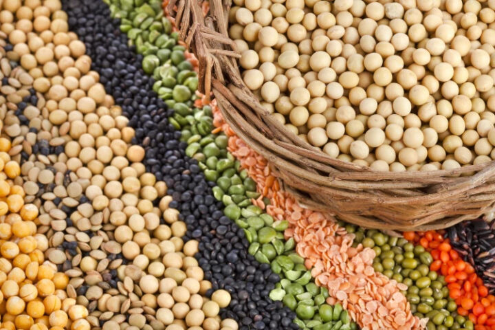 Идеальный ужин: диетолог советует использовать растения и бобовые для улучшения пищеварения