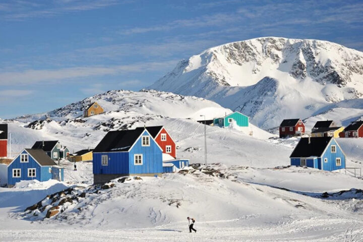 Кэти Миллер опубликовала карту Гренландии в цветах флага США с подписью «Скоро»