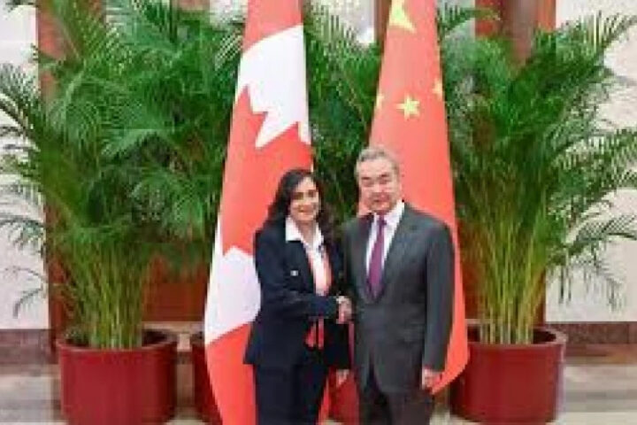 Китай и Канада усиливают сотрудничество в ходе визита премьер-министра Карни в Пекин