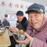 Китай сосредоточится на развитии услуг по уходу за пожилыми людьми