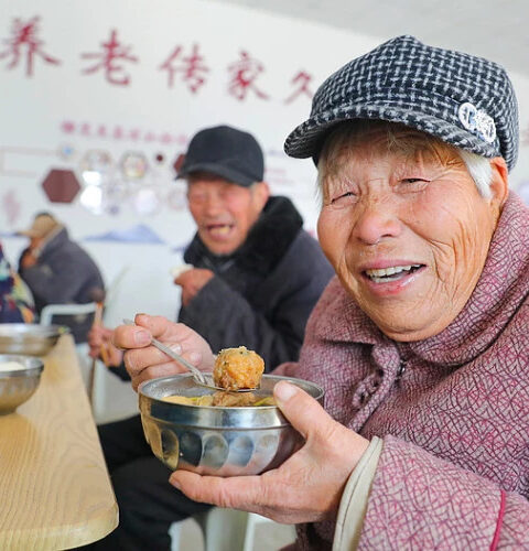 Китай сосредоточится на развитии услуг по уходу за пожилыми людьми