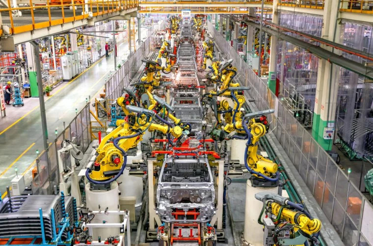 Китай установил новые рекорды в производстве и продажах автомобилей в 2025 году