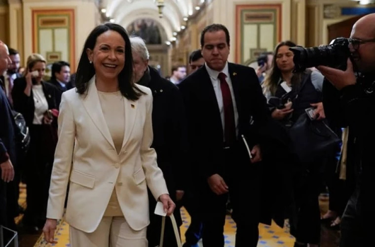 Лидер венесуэльской оппозиции вручила Трампу Нобелевскую премию мира за поддержку свободы