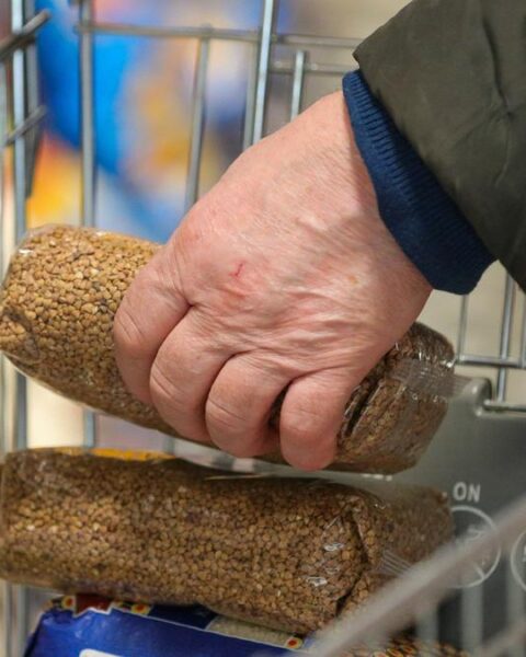 Меньше продукта за большие деньги: новая реальность российских магазинов