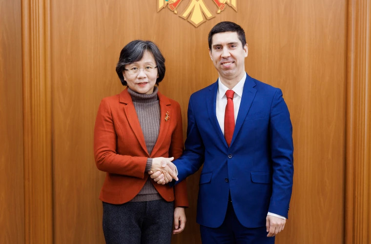 Михаил Попшой провёл встречу с послом Китая в Молдове Дун Чжихуа