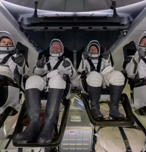 NASA провело первую в истории медицинскую эвакуацию астронавтов с Международной космической станции