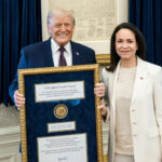 Нобелевский комитет разъяснил, что премия мира не подлежит передаче Трампу