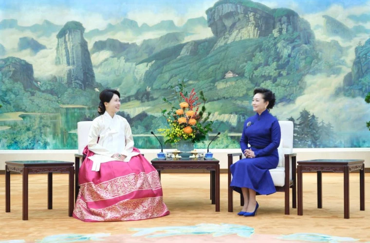 Пэн Лиюань и Ким Хе Гён обсудили сотрудничество Китая и Южной Кореи в Пекине