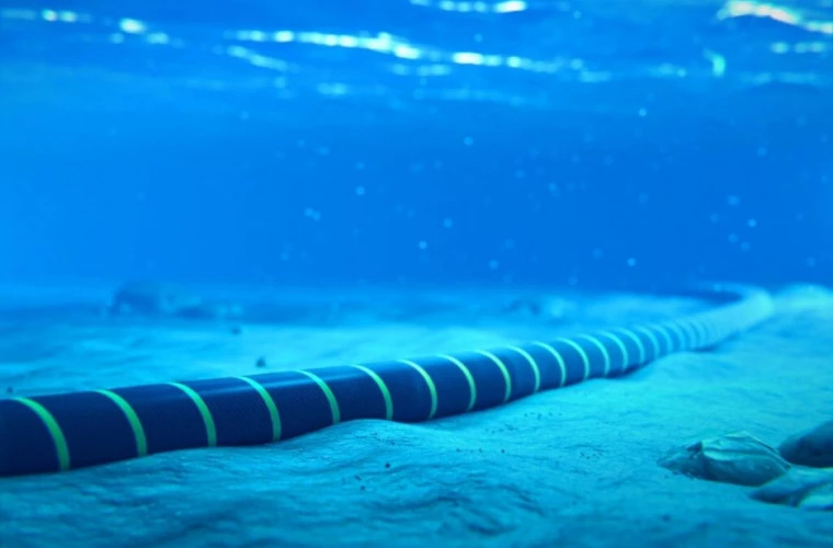 Повреждение оптоволоконного кабеля между Литвой и Латвией: начато расследование