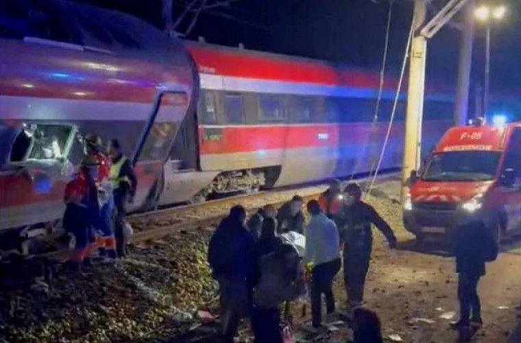 При столкновении поездов в Кордове, Испания, погибли 21 человек и более 100 пострадали