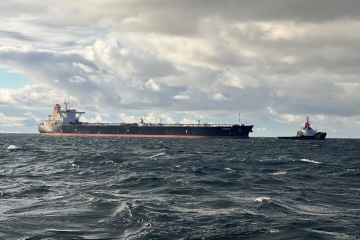 Россия направила подлодку для сопровождения танкера у берегов Венесуэлы