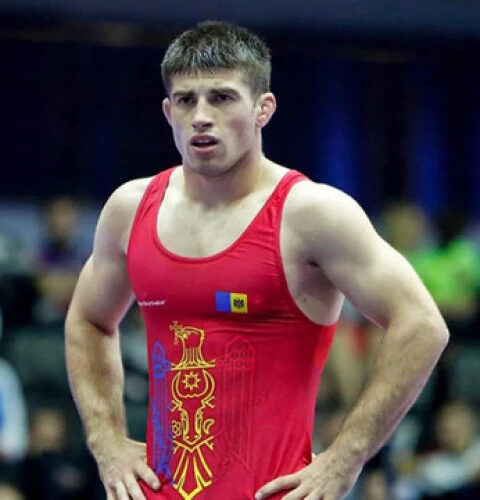 Сборная Молдовы по вольной борьбе блестяще выступила на Гран-при во Франции