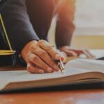 Шесть лет тюремного заключения для адвоката, признанного виновным в коррупции и влиянии на судей