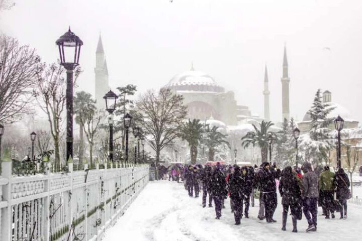 Сильные морозы в восточной Анатолии приводят к отключению образовательного процесса