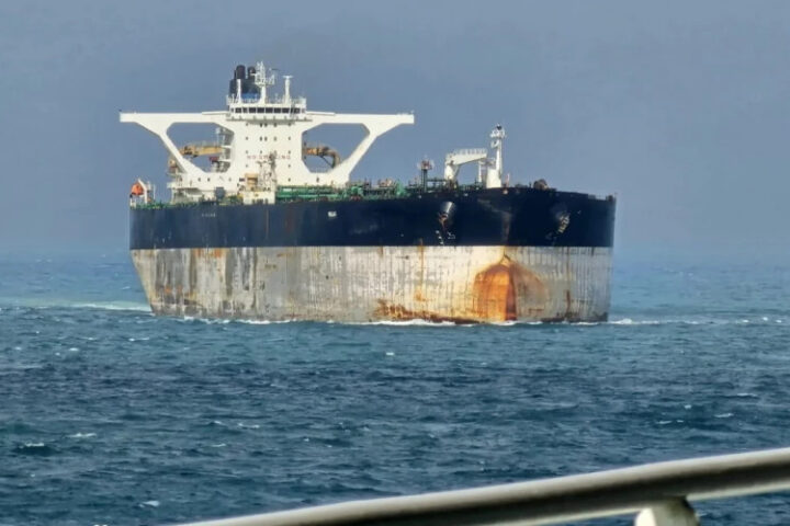 США задержали российский танкер в Атлантике и захватили еще один в Карибском море