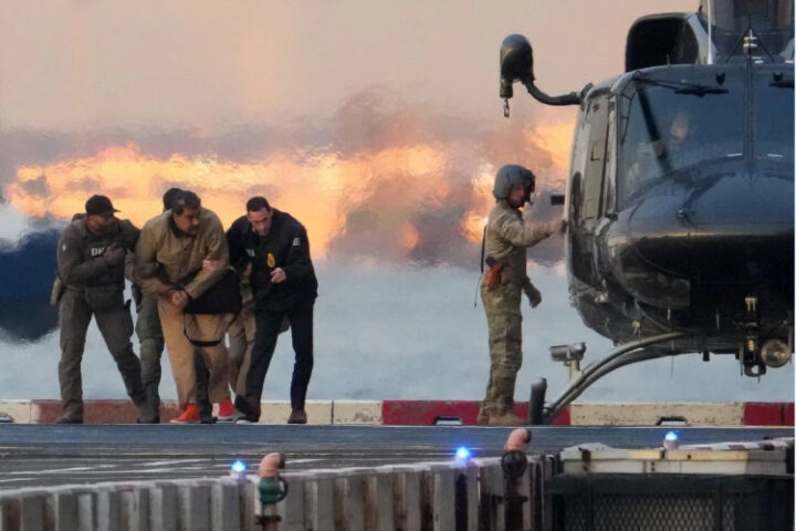 Суд над Николасом Мадуро: в США обнародовали кадры его транспортировки в Нью-Йорк