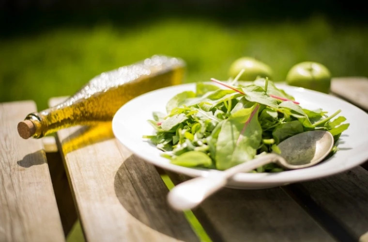 Тщательное пережевывание пищи снижает аппетит и помогает снизить вес, утверждают ученые из Бирмингема