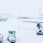 Тысячи туристов застряли в северной Финляндии из-за сильных морозов в аэропорту Киттиля