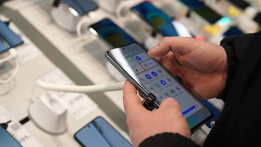 Цены на смартфоны и ноутбуки в России вырастут уже в начале 2026 года