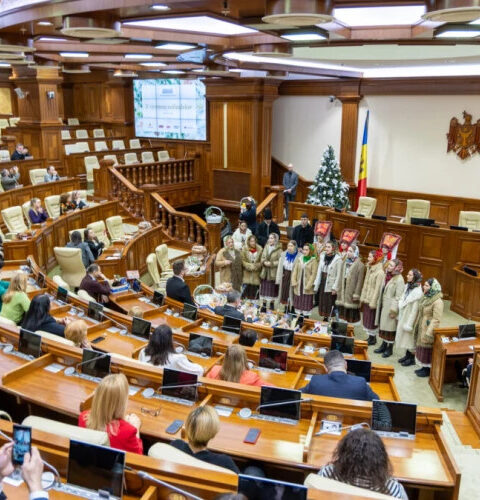 В 2025 году парламент Молдовы посетили около 13 500 человек