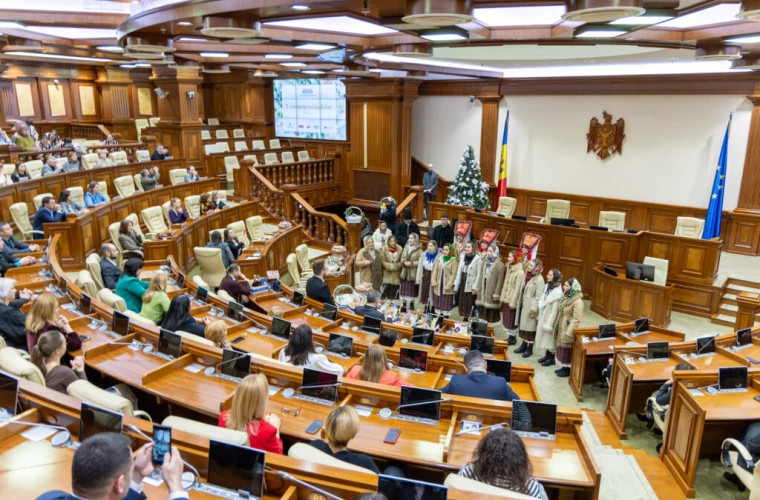 В 2025 году парламент Молдовы посетили около 13 500 человек