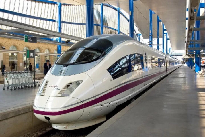 В Испании нарушен график скоростных поездов из-за кражи кабелей в Андалусии