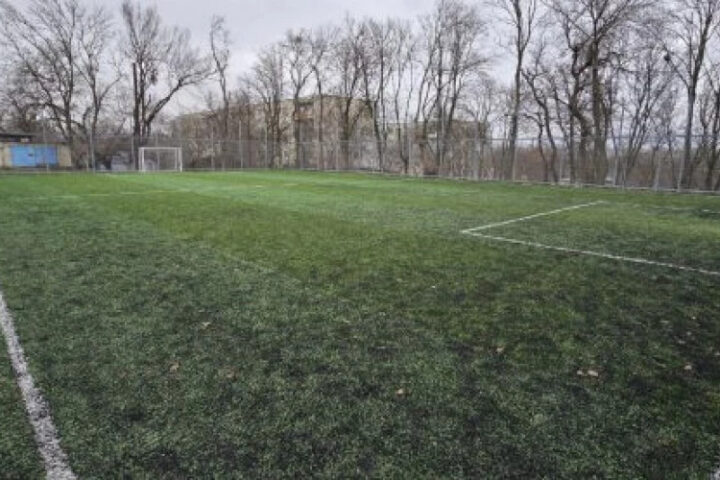 В Вадул-луй-Водэ открыли общественное футбольное поле на средства мэрий Кишинёва и Вадул-луй-Водэ