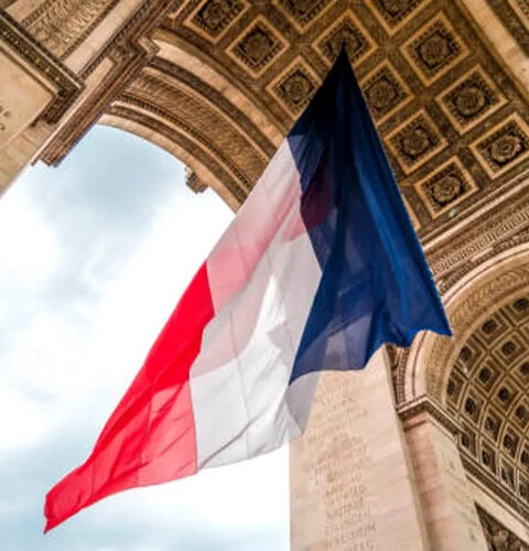 Во Франции отменили пожизненные привилегии для бывших премьер-министров и министров внутренних дел