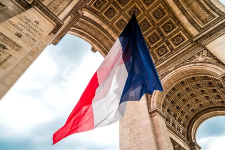 Во Франции отменили пожизненные привилегии для бывших премьер-министров и министров внутренних дел