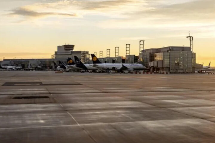 Заброшенный аэропорт в Торонто станет современным городом с семью районами