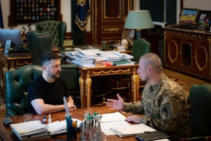 Зеленский поручил Павлу Палисе проработать изменения в Силах обороны Украины