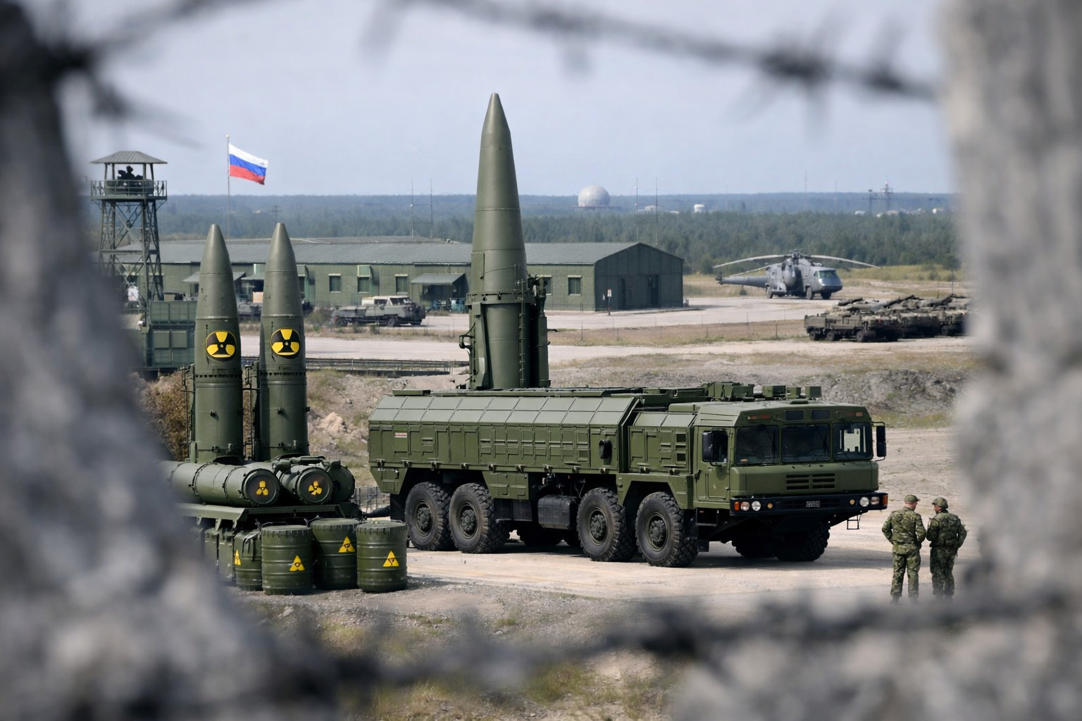 Россия наращивает военный потенциал у границ Европы: тактическое ядерное оружие и новые базы