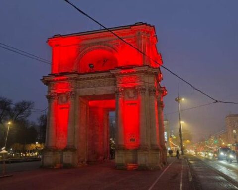 Арка триумфа в Кишиневе будет освещена в красный цвет в честь Китайского Нового года