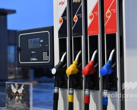 Цены на топливо немного снизятся в выходные