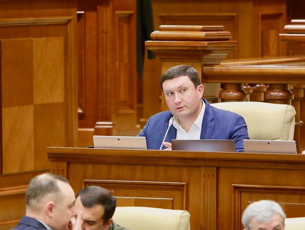 Депутаты ПСРМ требуют восстановления контроля за качеством дизельного топлива