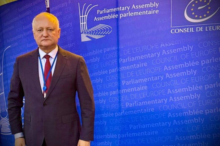 Додон обвиняет Санду в искажении фактов о Молдове на заседании ПАСЕ